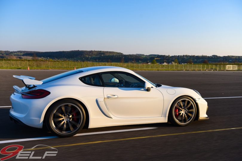 Porsche Cayman GT4