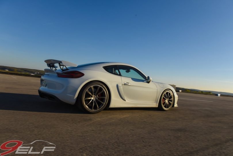 Porsche Cayman GT4