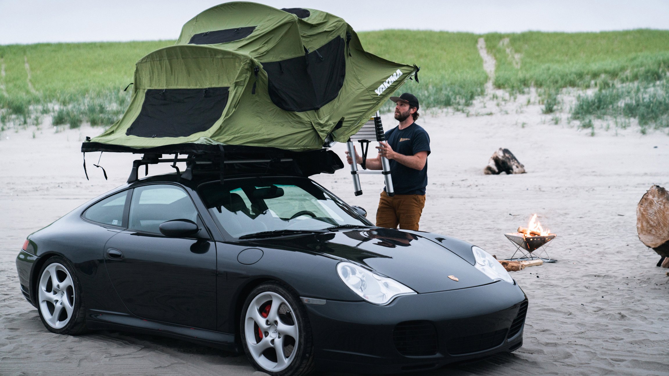 Mit einem Porsche ins Dachzelt-Abenteuer